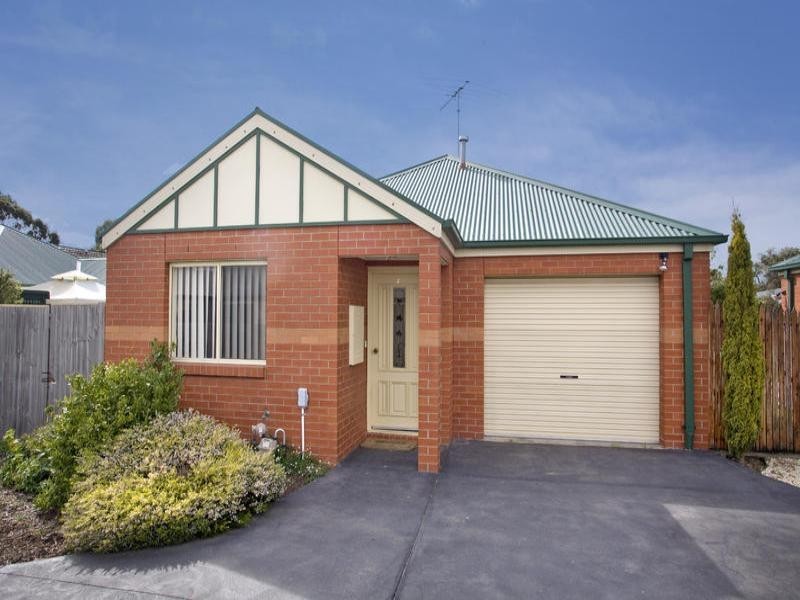 3/32 Myrtle Grove, North Shore VIC 3214