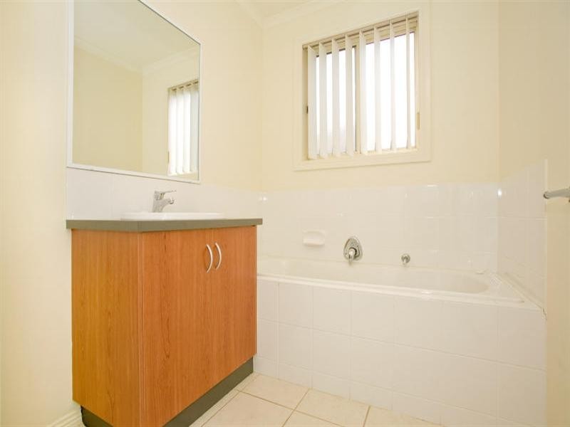 3/32 Myrtle Grove, North Shore VIC 3214