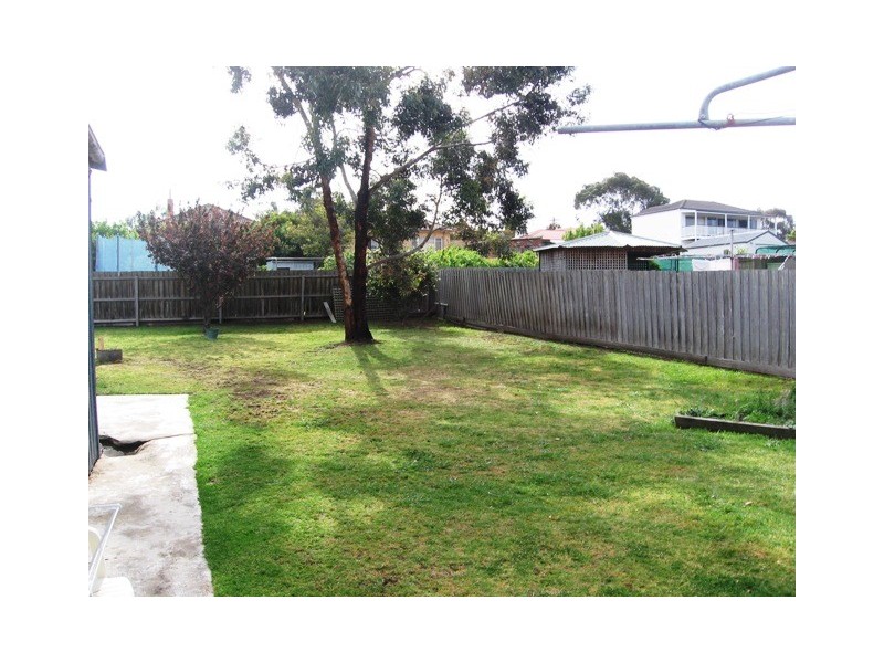 16 Griffen Street, Hamlyn Heights VIC 3215