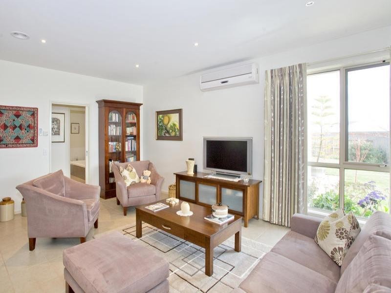 6 Bundaleer Avenue, Grovedale VIC 3216