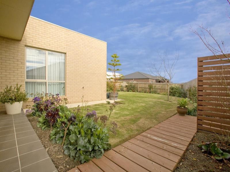 6 Bundaleer Avenue, Grovedale VIC 3216