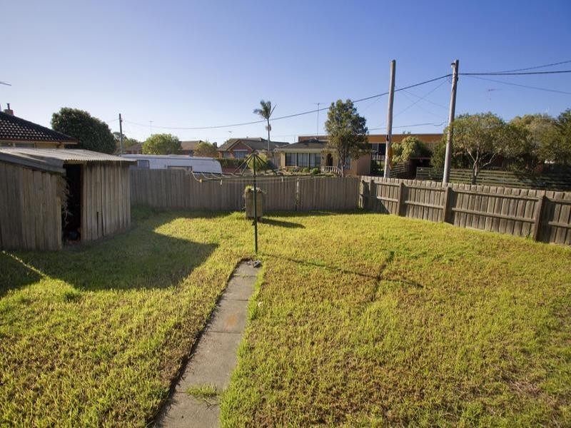 175 St Albans Road, East Geelong VIC 3219