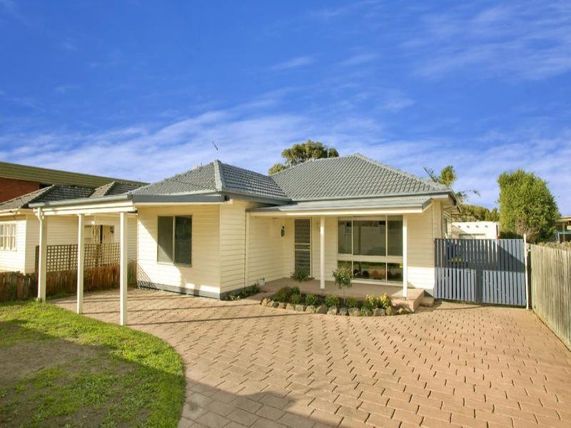 2 Heytesbury Street, Herne Hill VIC 3218