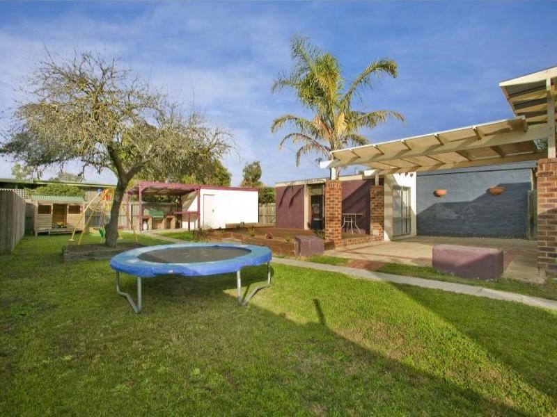 2 Heytesbury Street, Herne Hill VIC 3218