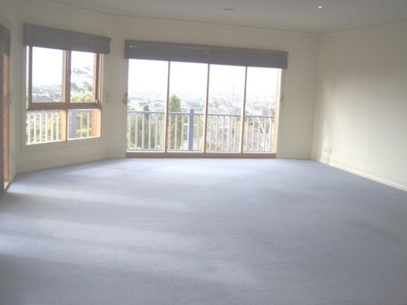 55 Montpellier Drive, Highton VIC 3216