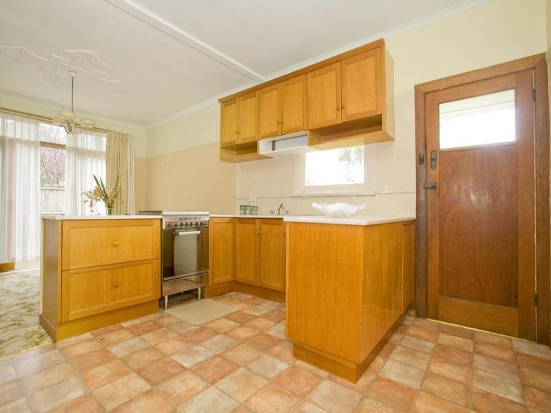 17 Harcourt Street, Newtown VIC 3220