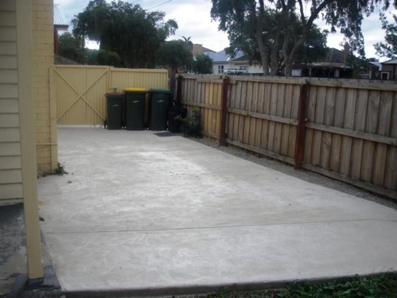 18 Vines Road, Hamlyn Heights VIC 3215