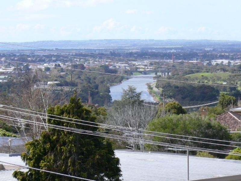 31 Montpellier Drive, Highton VIC 3216