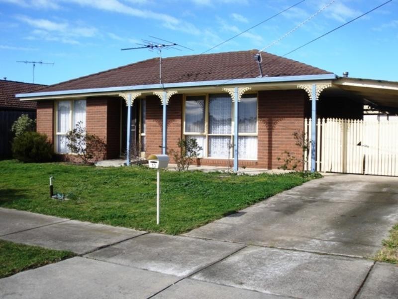 13 Aldershot Road, St Albans Park VIC 3219