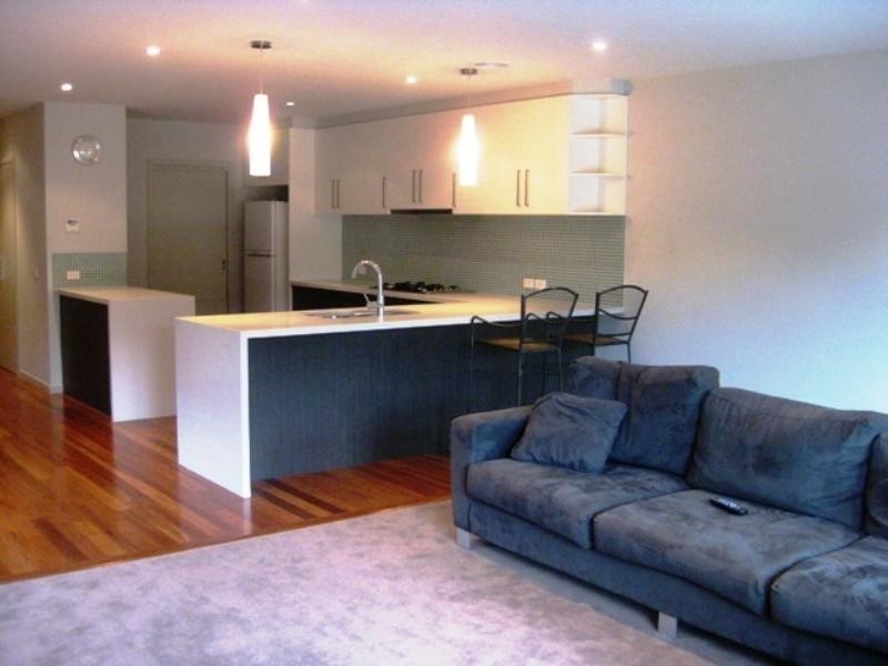 2/14A Nicholas Street, Newtown VIC 3220