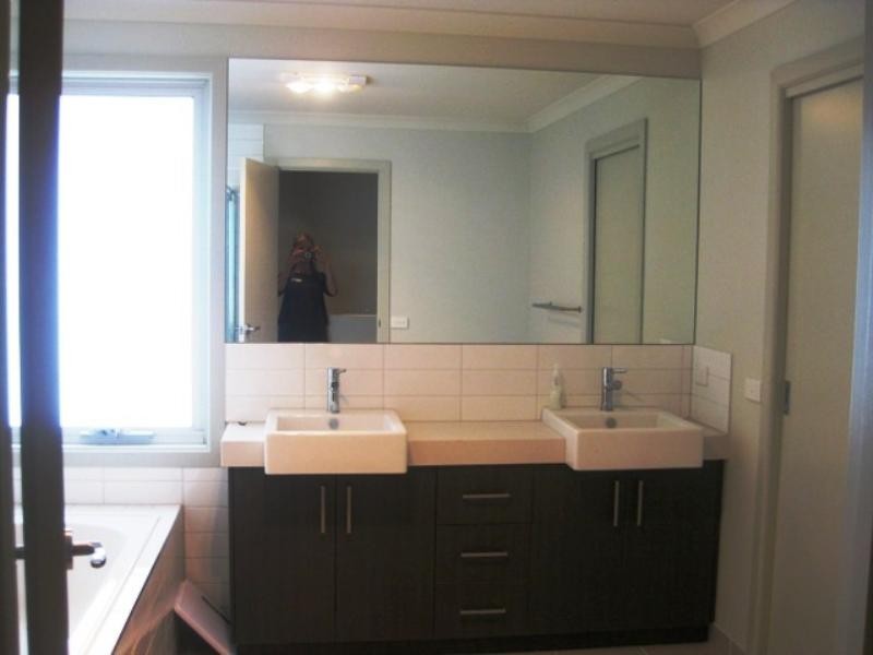 2/14A Nicholas Street, Newtown VIC 3220