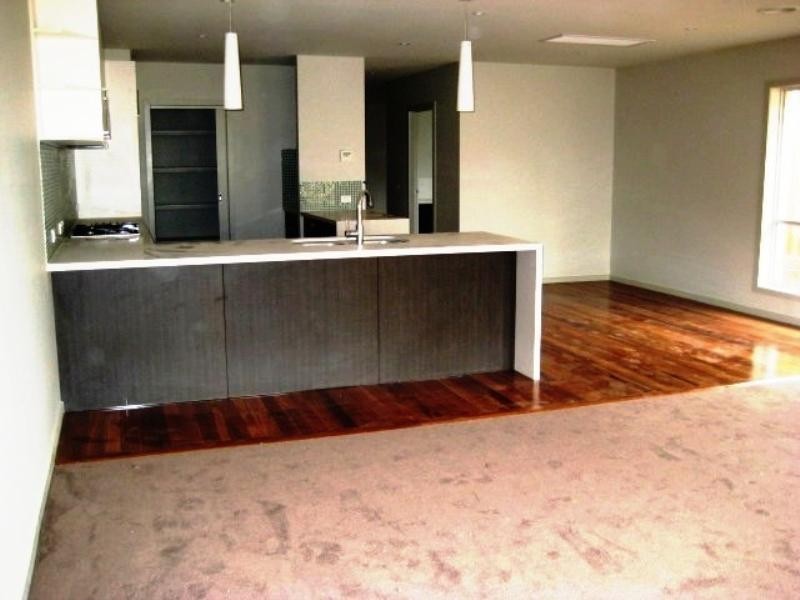 2/14A Nicholas Street, Newtown VIC 3220