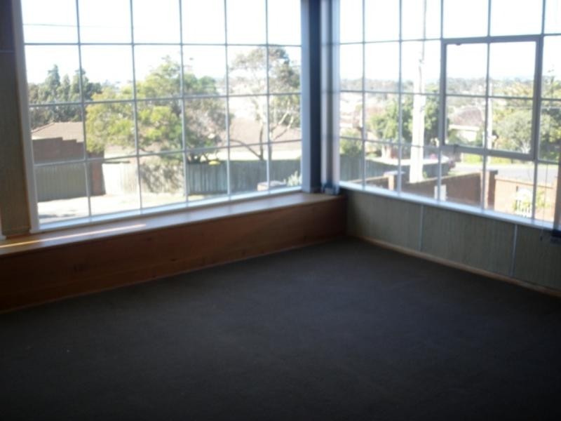 15 Royal Crescent, Hamlyn Heights VIC 3215