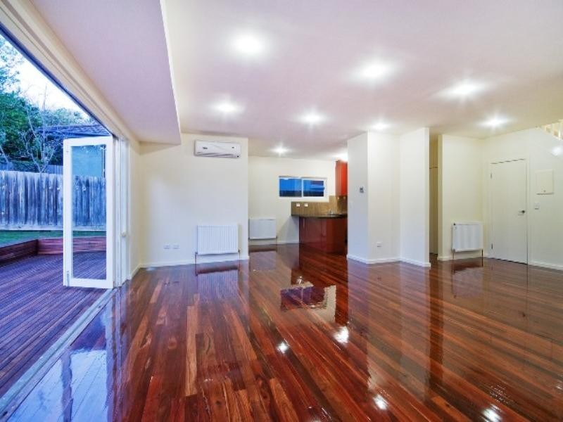2/104 Camden Road, Newtown VIC 3220