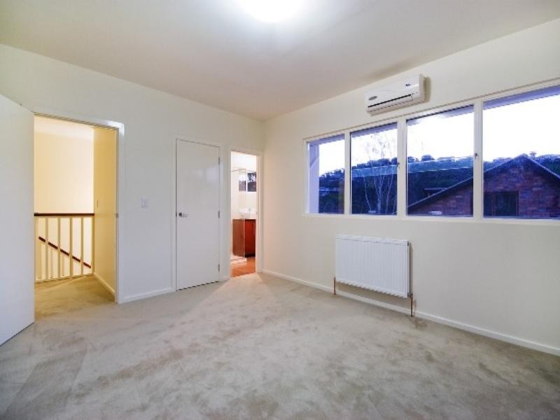 2/104 Camden Road, Newtown VIC 3220