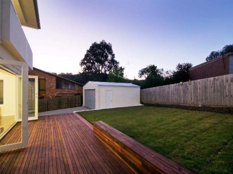 2/104 Camden Road, Newtown VIC 3220