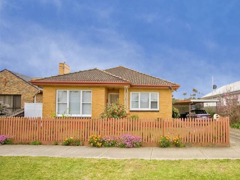 7 Lancaster Avenue, Newcomb VIC 3219