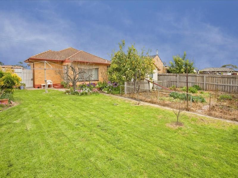 7 Lancaster Avenue, Newcomb VIC 3219