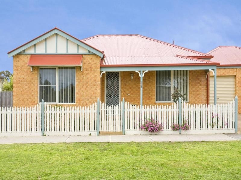 221 Carr Street, East Geelong VIC 3219
