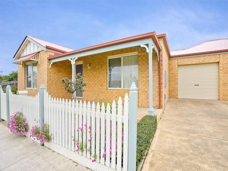 221 Carr Street, East Geelong VIC 3219