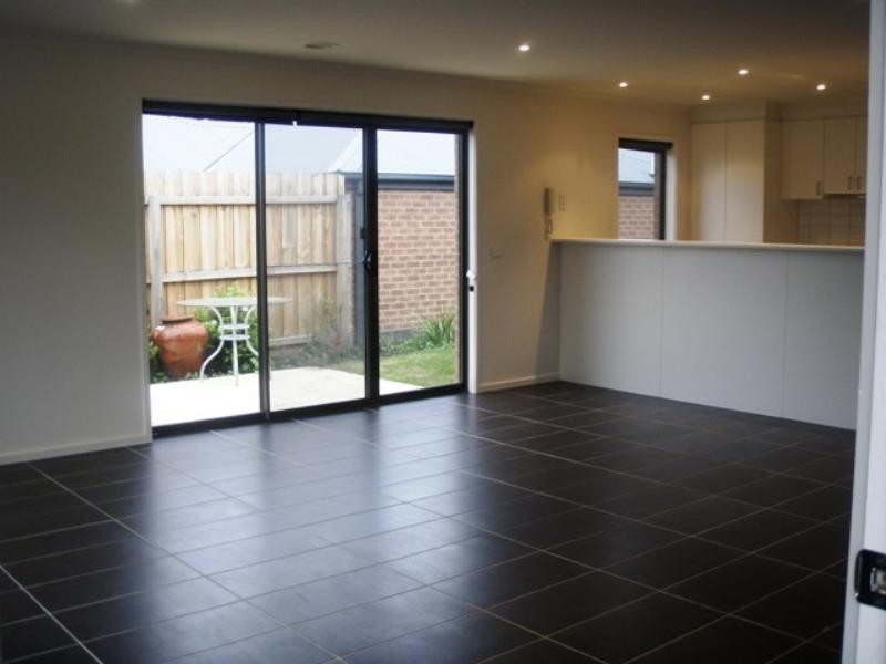 2/48 Torquay Road, Belmont VIC 3216