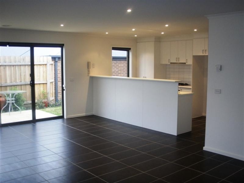 2/48 Torquay Road, Belmont VIC 3216