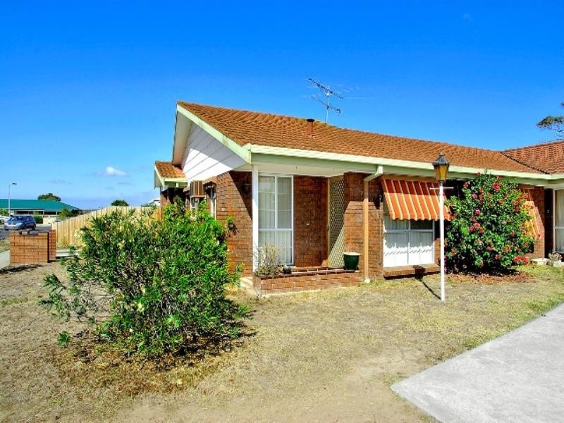 1/44 Crestmoor Drive, Highton VIC 3216