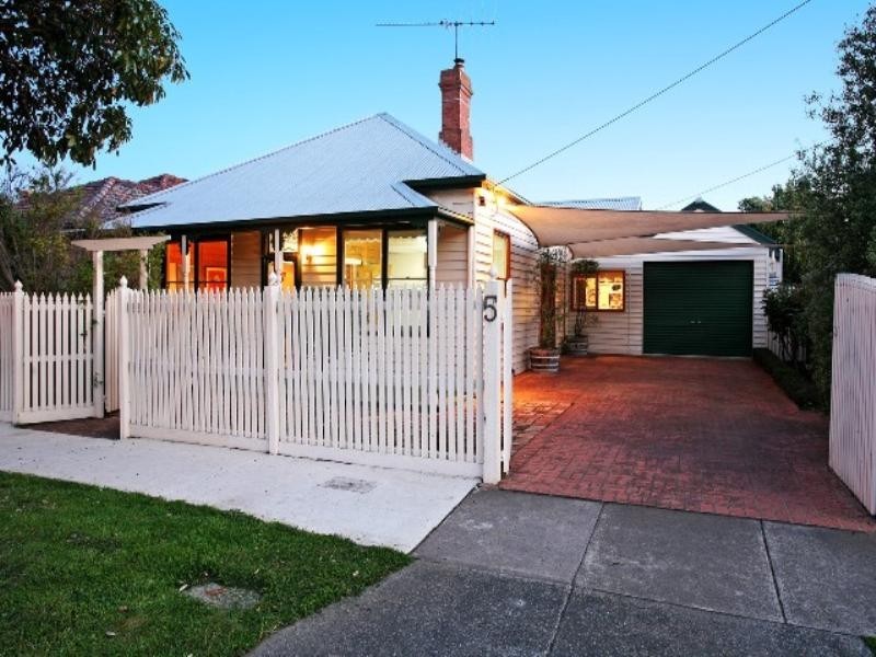 5 Noble Street, Newtown VIC 3220