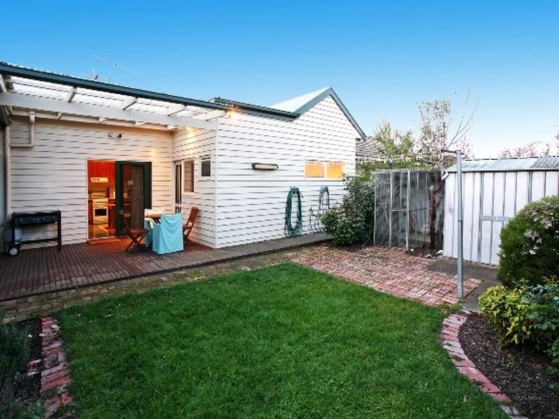 5 Noble Street, Newtown VIC 3220