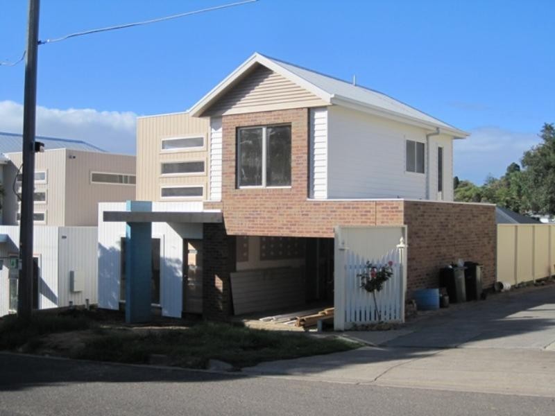 2/4 Marcus Street, Highton VIC 3216