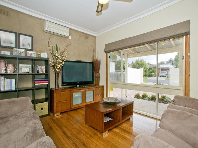 2 Heytesbury Street, Herne Hill VIC 3218