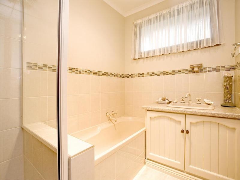 40 St. James Street, St Albans Park VIC 3219