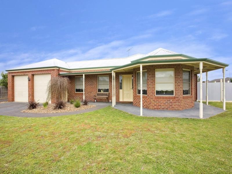 1-2 Oakwood Ridge, St Albans Park VIC 3219