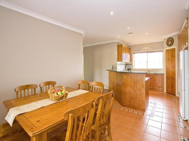 1-2 Oakwood Ridge, St Albans Park VIC 3219