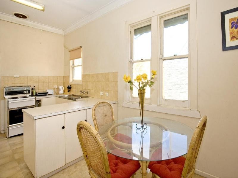 13 Kooyong Road, Drumcondra VIC 3215