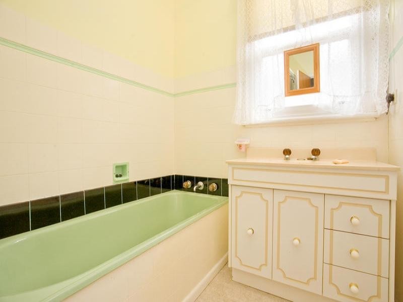 7 Lancaster Avenue, Newcomb VIC 3219