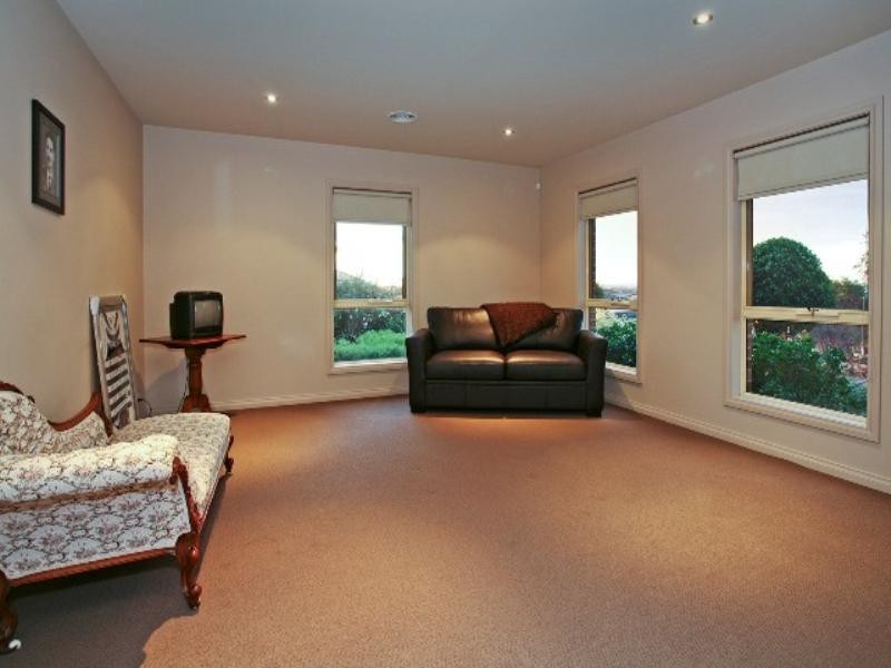 28 Viewbay Drive, Leopold VIC 3224