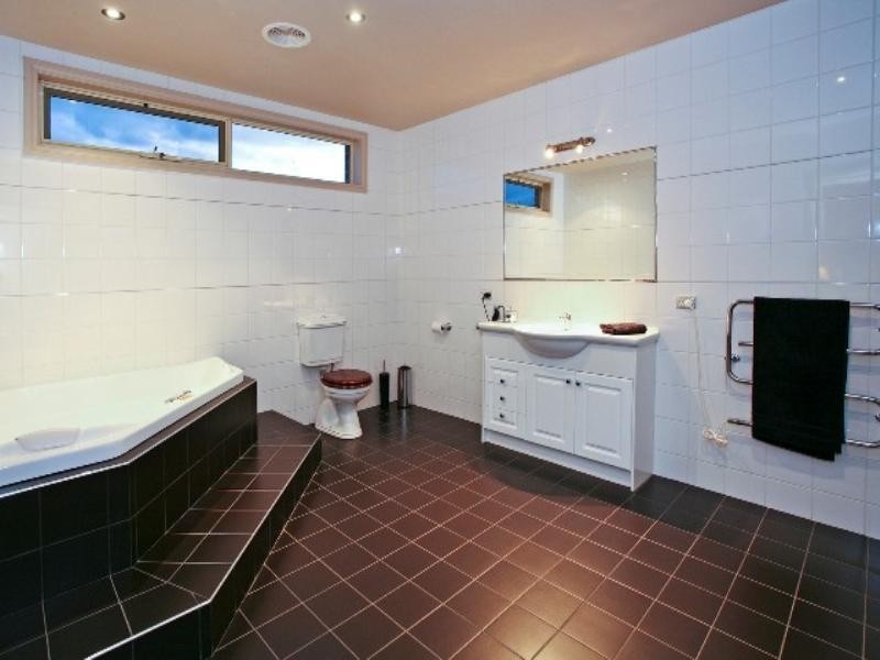 28 Viewbay Drive, Leopold VIC 3224