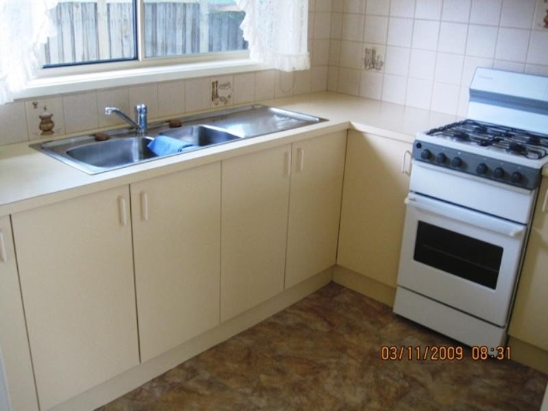 2/42-44 Greenville Drive, Grovedale VIC 3216