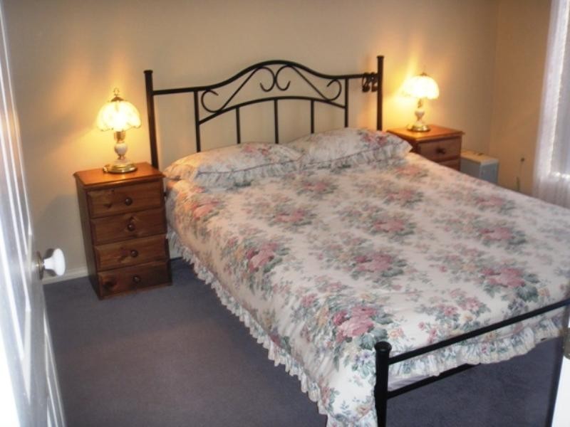 6/12-14 Karlovac Court, Bell Park VIC 3215