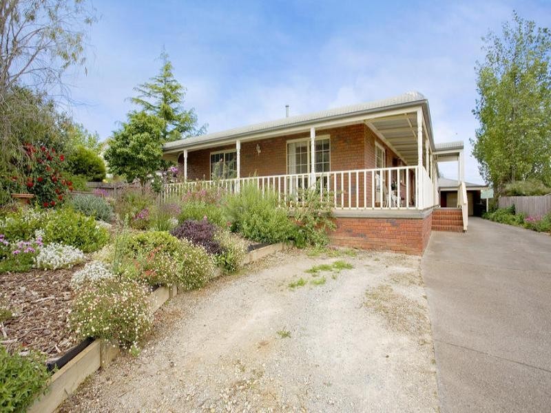 9 Banyan Court, Waurn Ponds VIC 3216