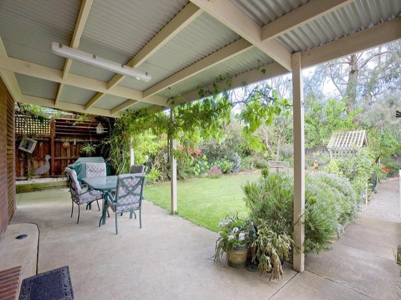 9 Banyan Court, Waurn Ponds VIC 3216