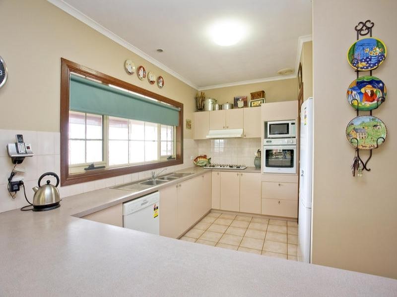 9 Banyan Court, Waurn Ponds VIC 3216