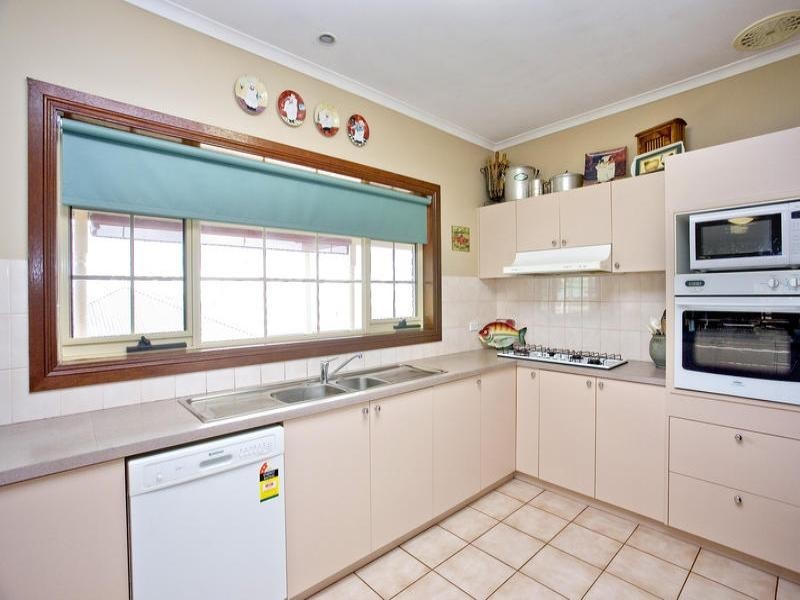 9 Banyan Court, Waurn Ponds VIC 3216