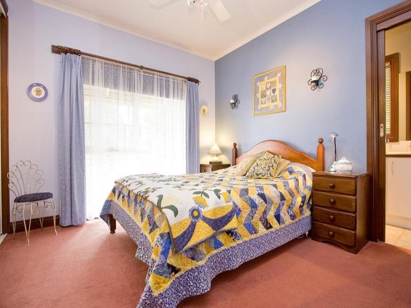 9 Banyan Court, Waurn Ponds VIC 3216