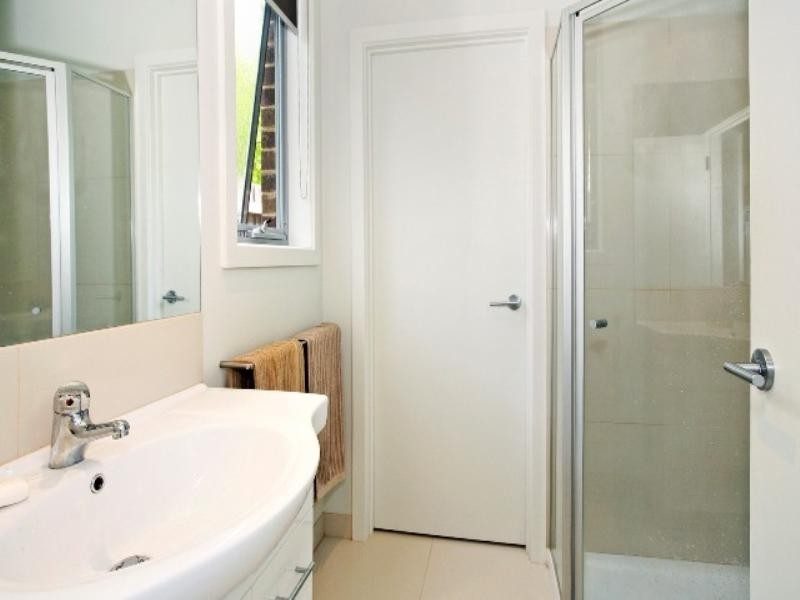 2/4 Belfast Street, Newtown VIC 3220