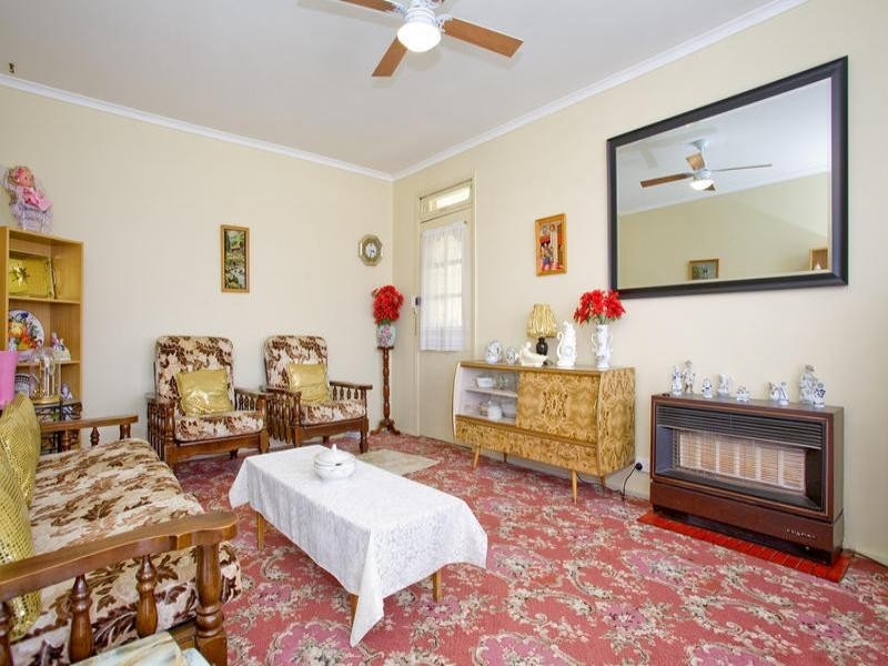 37 Fidge Crescent, Breakwater VIC 3219