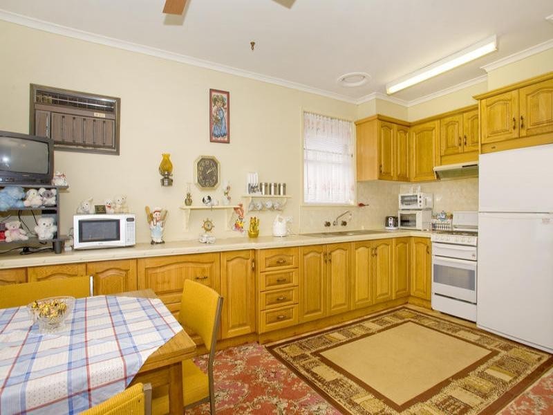 37 Fidge Crescent, Breakwater VIC 3219