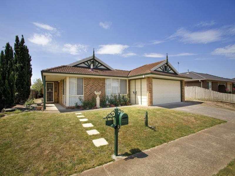 37 Meadenhall Drive, St Albans Park VIC 3219