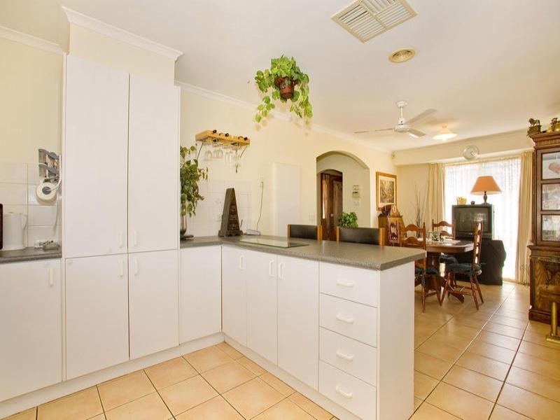 37 Meadenhall Drive, St Albans Park VIC 3219